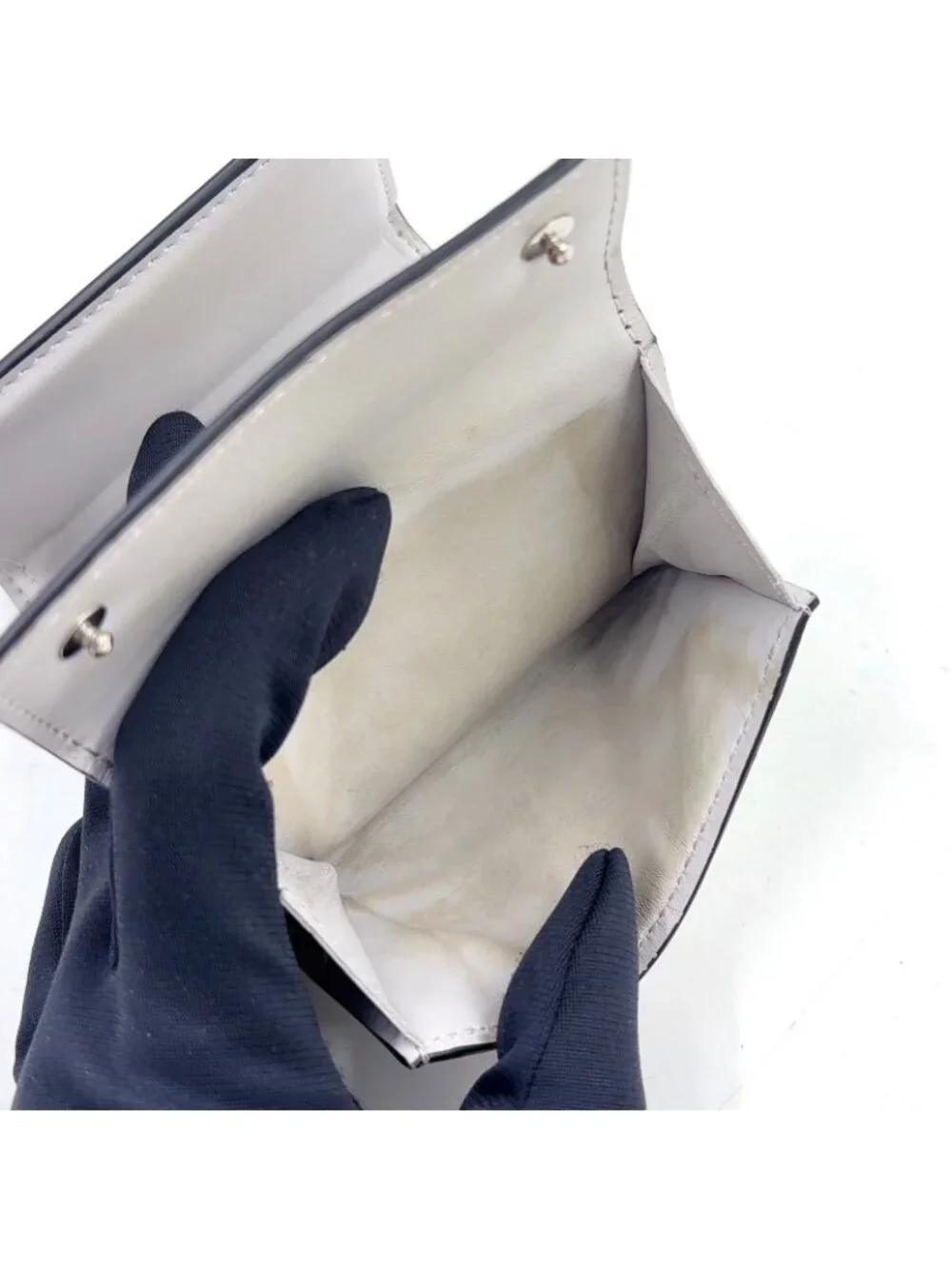 Louis Vuitton Discovery Compact Wallet Leather White Silver
